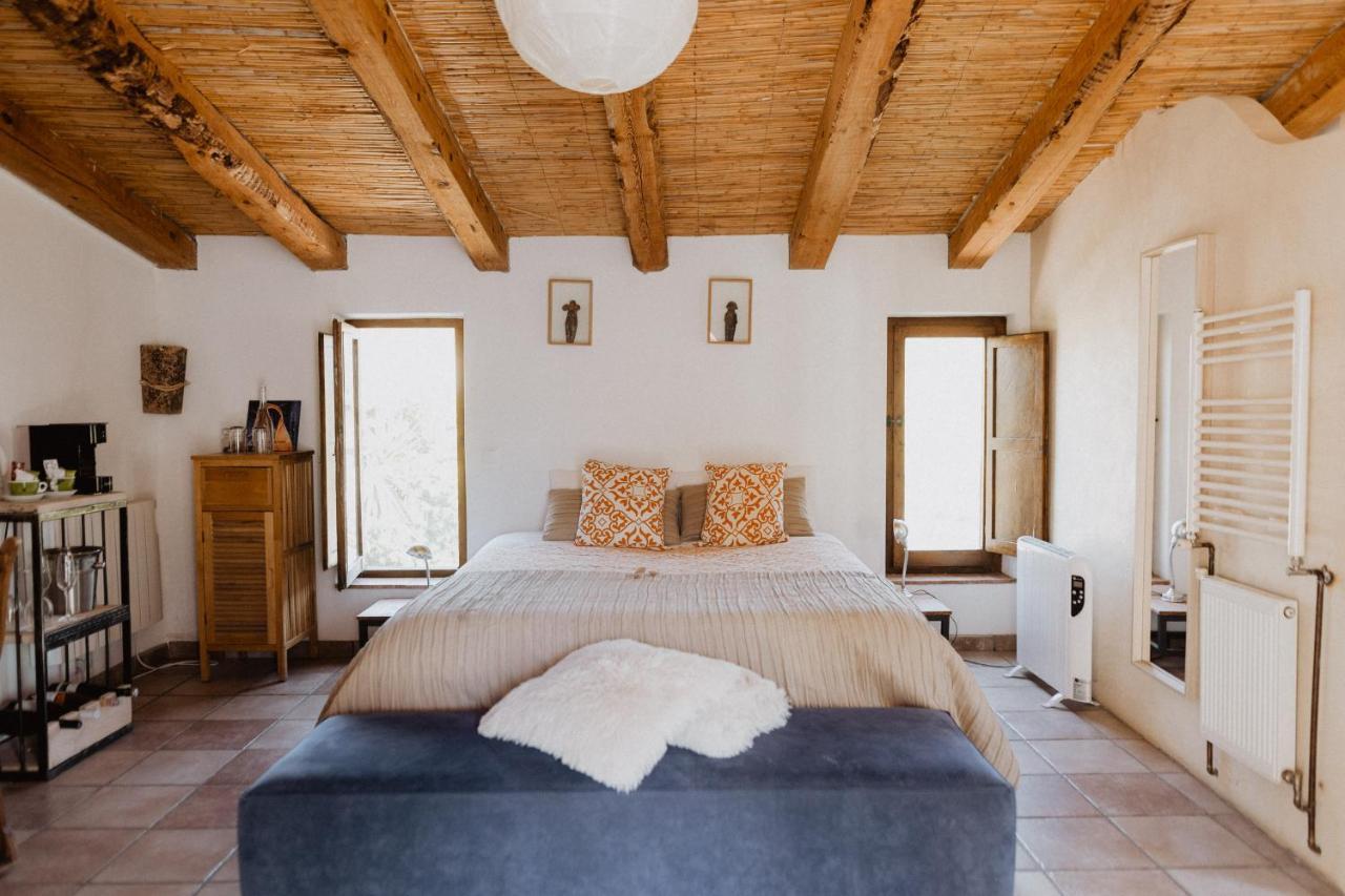 Hostal Cal Pau Cruset Torrelles de Foix Exterior foto