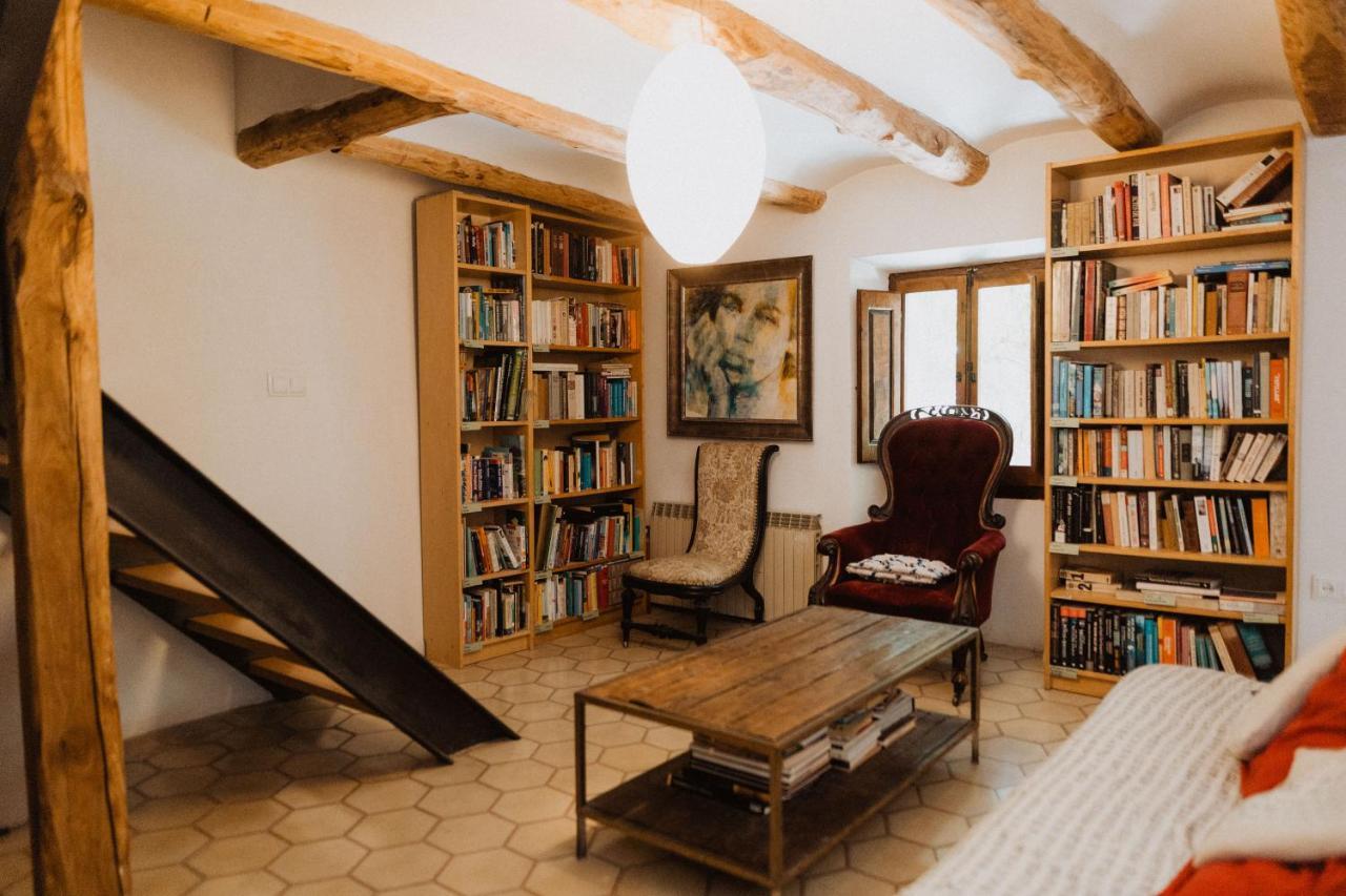 Hostal Cal Pau Cruset Torrelles de Foix Exterior foto