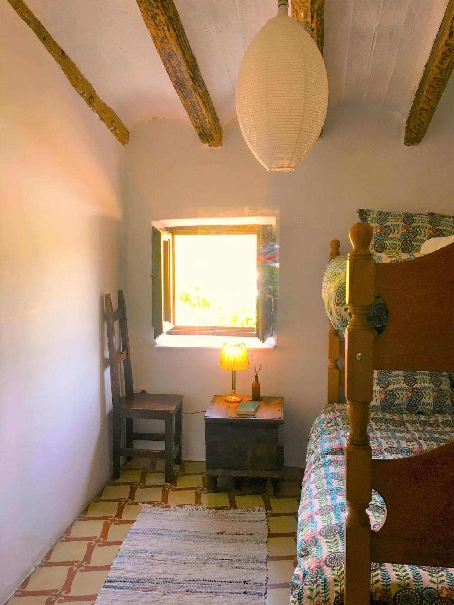 Hostal Cal Pau Cruset Torrelles de Foix Exterior foto