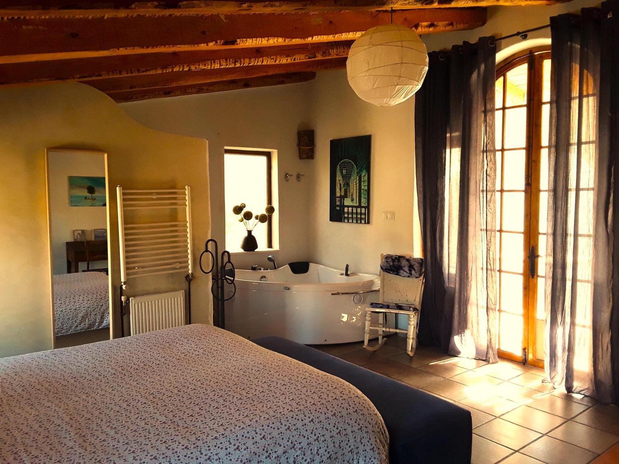 Hostal Cal Pau Cruset Torrelles de Foix Exterior foto